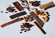 Last inn bildet i Galleri-visningsprogrammet, WOOFTASTY all natural dog goodie assorti box