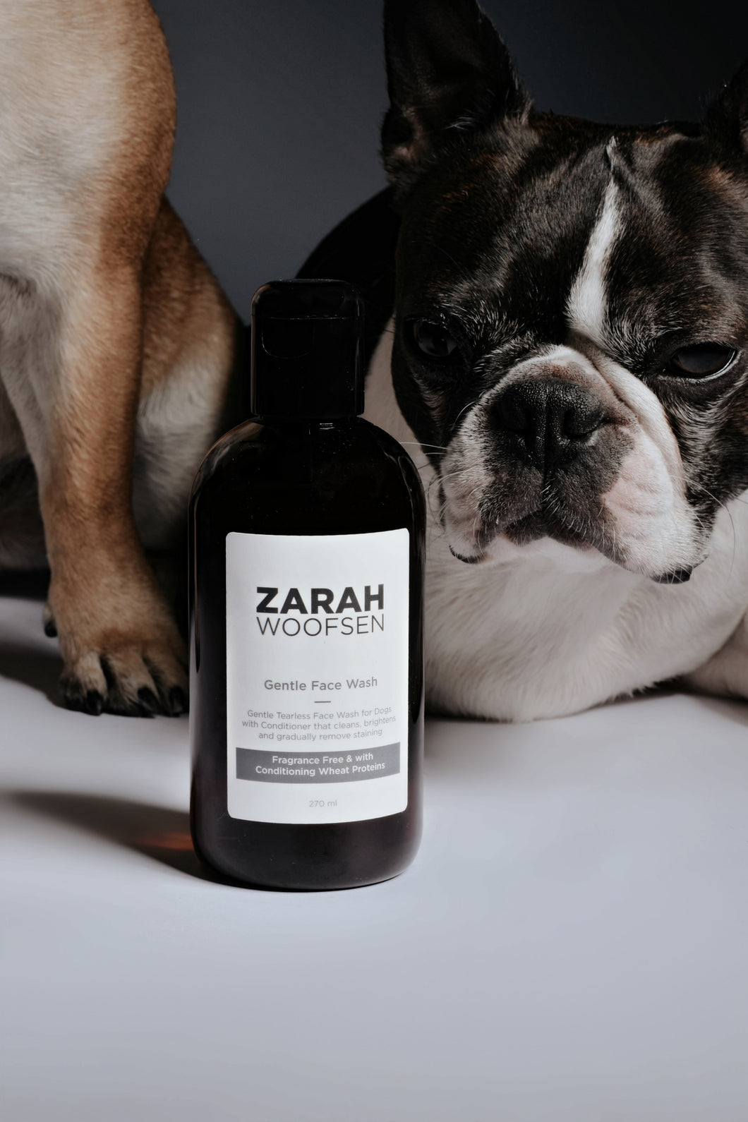 Mild, fuktighetsgivende tårefri ansiktsvask for hunder
