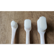 Last inn bildet i Galleri-visningsprogrammet, Puppy Polisher Pearl Eco Toothbrush Extra Small
